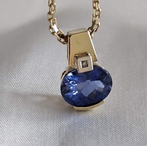 Oval Tanzanite 14kt Solid Gold Pendant - Picture 2 of 5